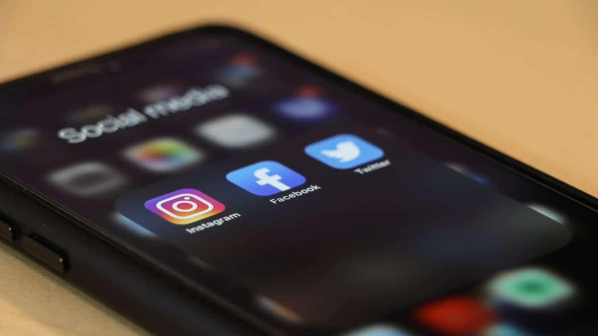 L'évolution des réseaux sociaux : de leurs débuts à aujourd'hui